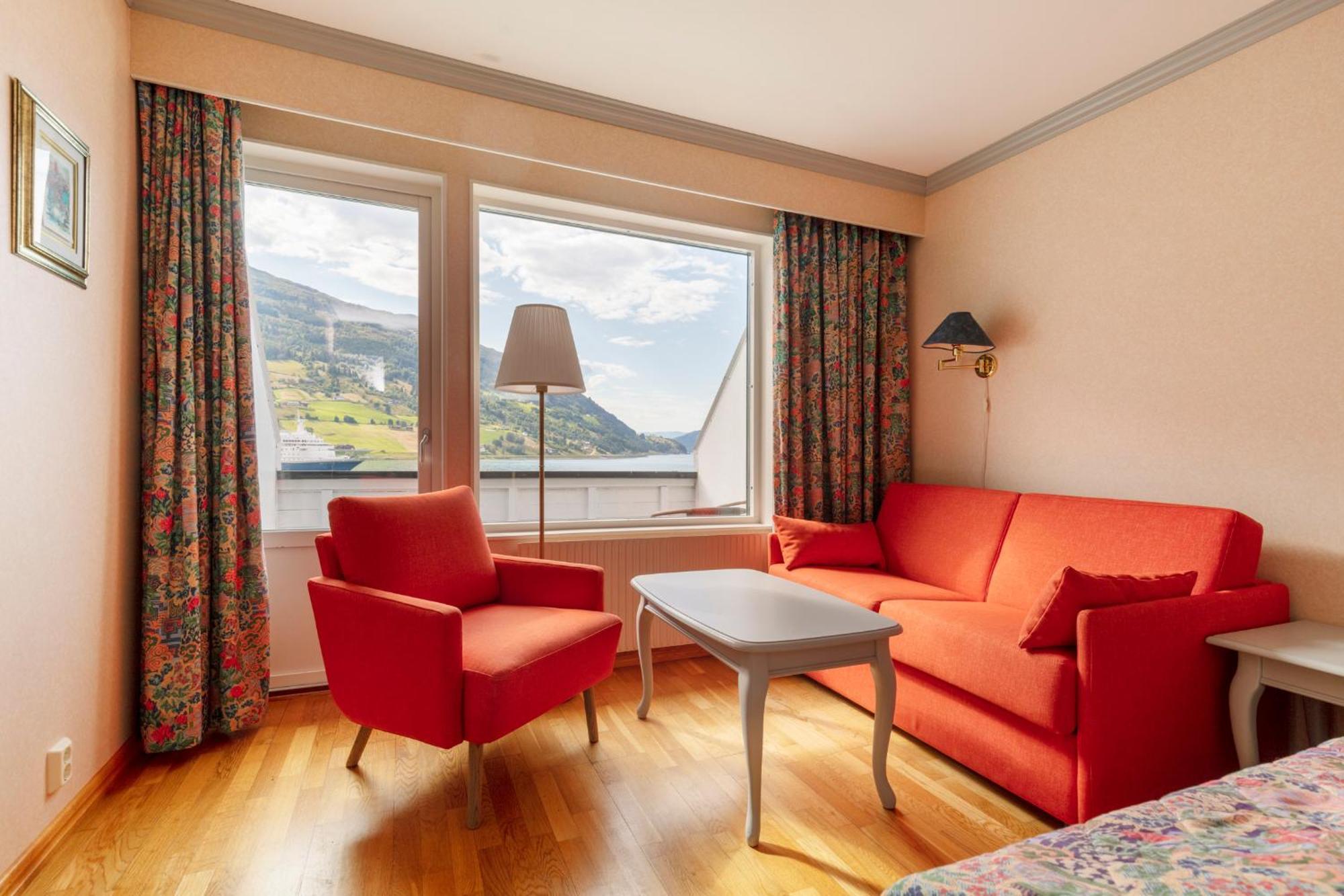 Olden Fjordhotel Zewnętrze zdjęcie