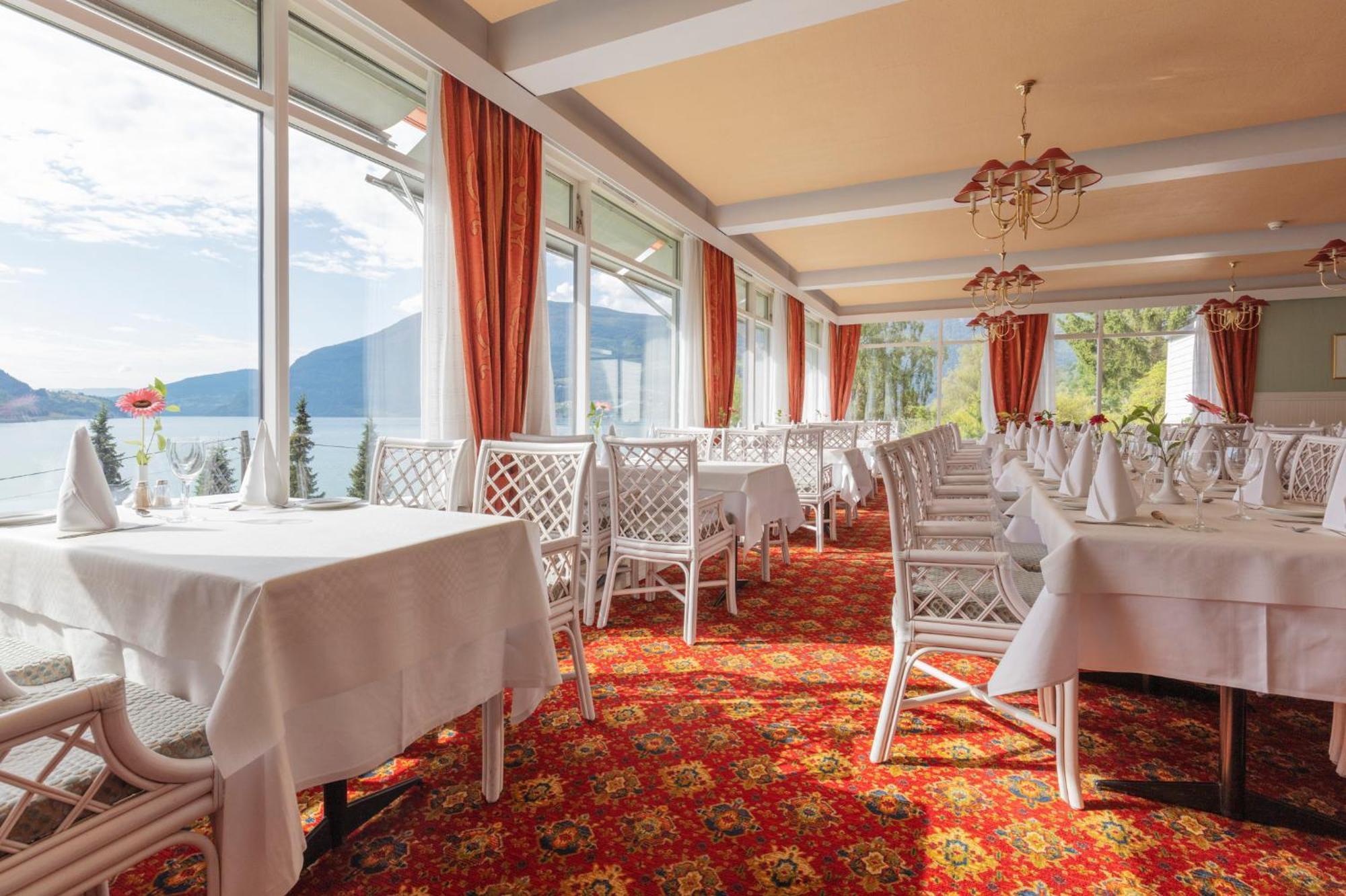 Olden Fjordhotel Zewnętrze zdjęcie